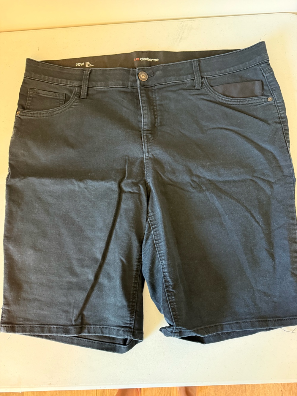 Liz Claiborne Black Bermuda Shorts — Clean Everyday Style